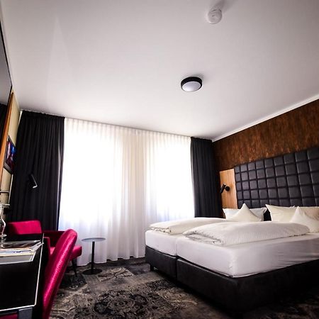 Hotel Roter Loewe Ulm Exteriör bild