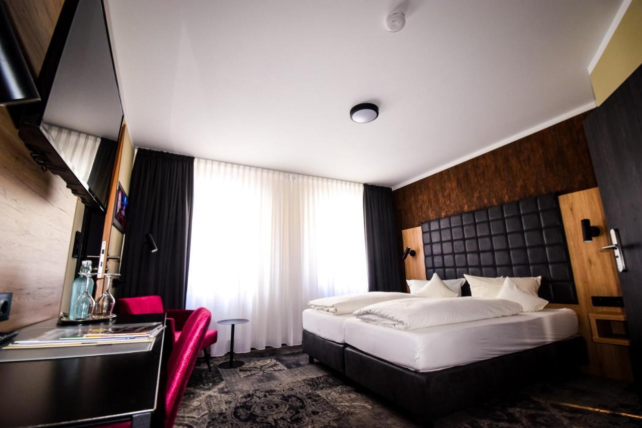 Hotel Roter Loewe Ulm Exteriör bild