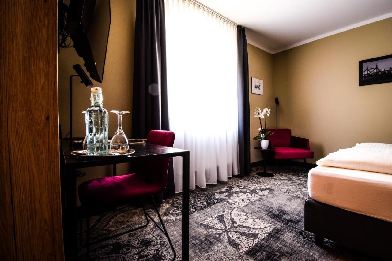 Hotel Roter Loewe Ulm Exteriör bild
