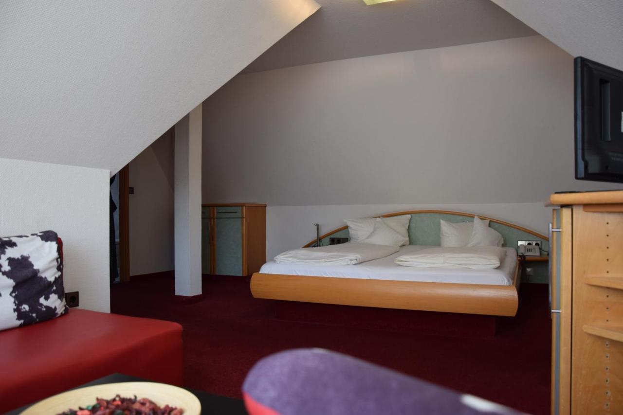 Hotel Roter Loewe Ulm Exteriör bild